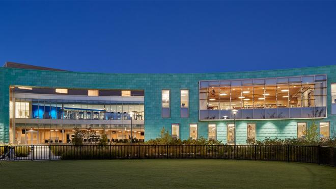 Flansburgh Architects, Szkoła z miedzi, realizacja architektoniczna