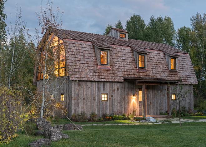 Dom – stodoła pełen światła