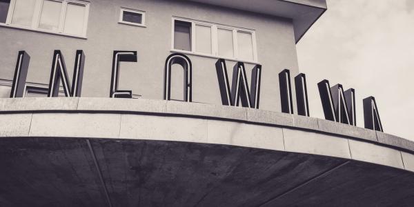 Arch_it, InfoWuWA, modernistyczny pawilon