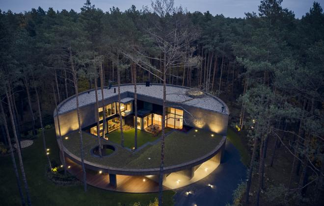 Okrągły dom Circle Wood od Mobius Architekci