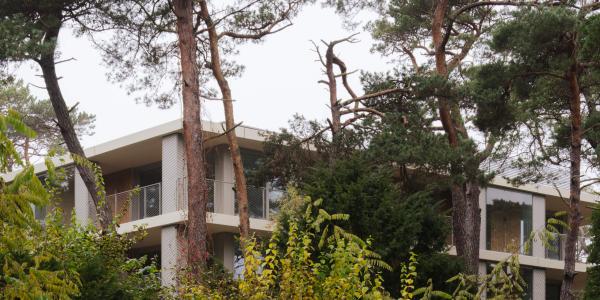 Apartamentowiec w Juracie u zbiegu ulic Świętopełka i Ratibora
