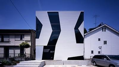 Futurystyczna kostka – geometryczny nowoczesny dom