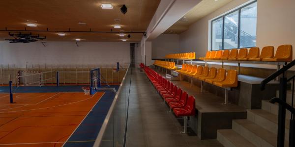 Ekologiczna Szkoła Podstawowa nr 409 przy ulicy Silnikowej w Ursusie 