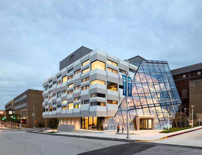 Uniwersytet w Baltimore, projekt biblioteki, bryła architektoniczna, Robert L. Bogomolny