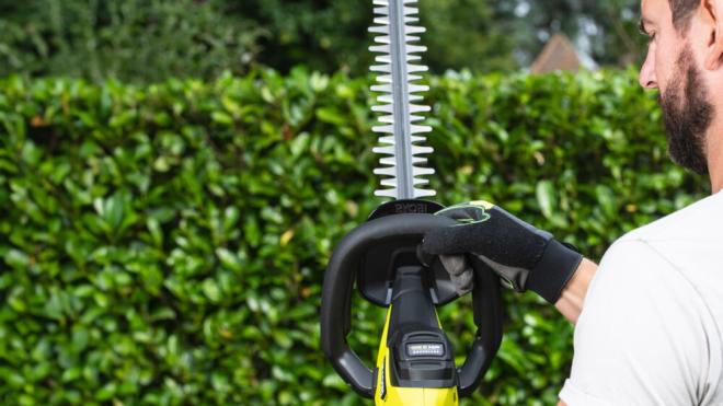 bezszczotkowe nożyce akumulatorowe RYOBI RY18HTX60A-0