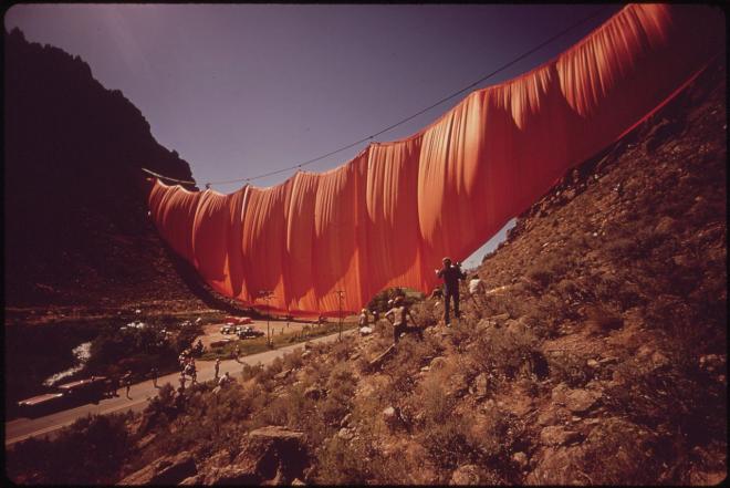Valley Curtain autorstwa Christo