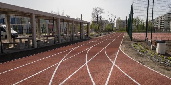 Ekologiczna Szkoła Podstawowa nr 409 przy ulicy Silnikowej w Ursusie 