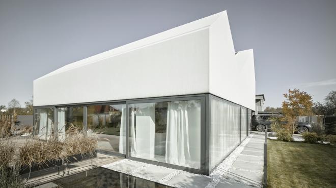 Dom jednorodzinny od Moomo Architects