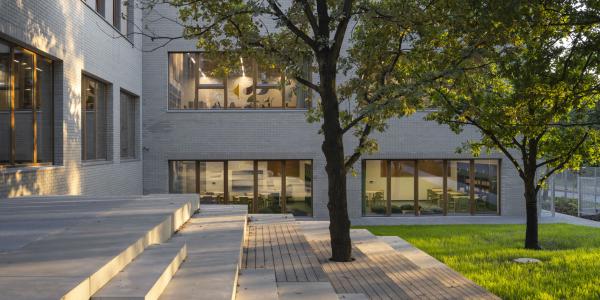 Szkoła Podstawowa nr 406 na Białołęce, projekt pracowni Bujnowski Architekci