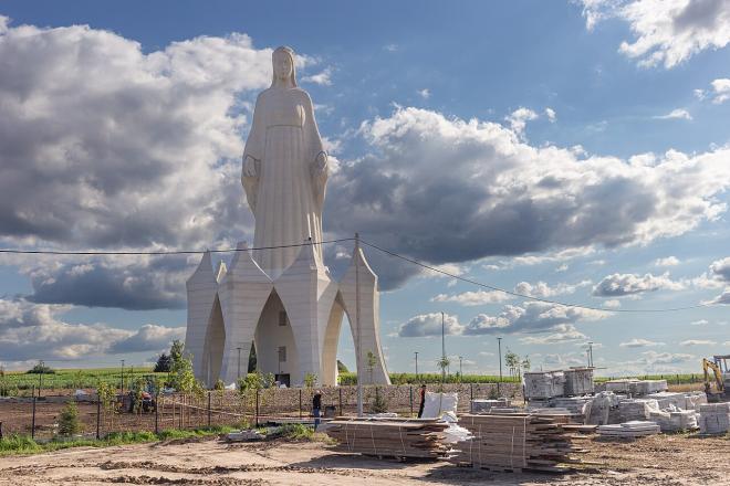 Monument Matki Bożej Miłosiernej w Konotopie