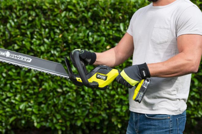 bezszczotkowe nożyce do żywopłotu RYOBI RY18HTX60A-0