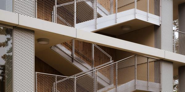 Apartamentowiec w Juracie u zbiegu ulic Świętopełka i Ratibora