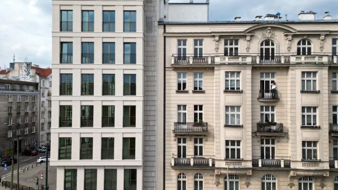 Warszawski szkieletor przy Placu Politechniki