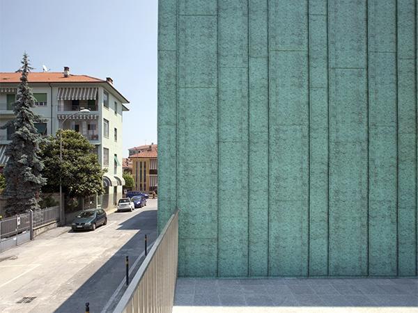 Maurizio Bradaschia, Miedziana architektura, realizacja zagraniczna