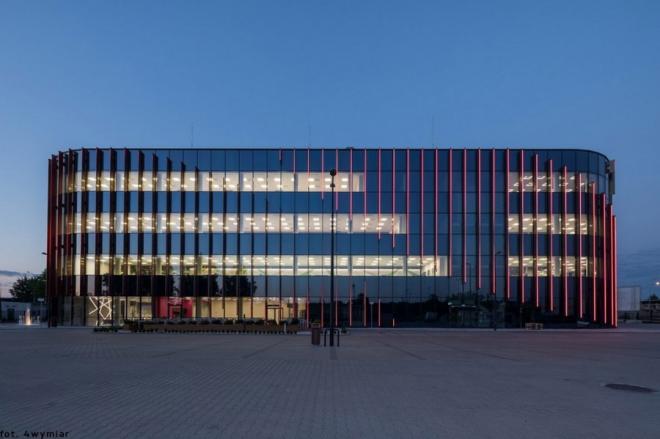 3DPROjEKT, Biurowiec TME, multimedialna fasada, realizacja architektoniczna
