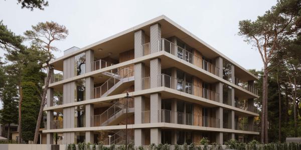 Apartamentowiec w Juracie u zbiegu ulic Świętopełka i Ratibora