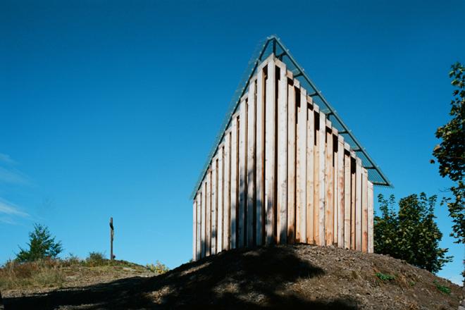 Samuel Netocny, Kaplica Zmartwychwstania, Architektura drewniana, realizacja architektoniczna
