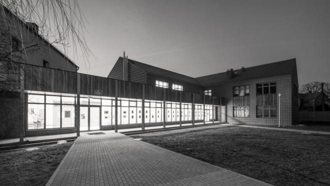 Krzysztof Mroziuk, realizacja architektoniczna, rozbudowa szkoły