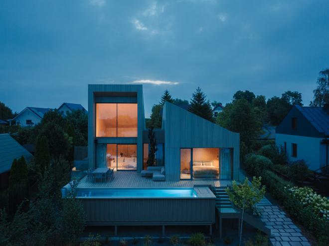 Dom letniskowy nad jeziorem od Yono Architecture