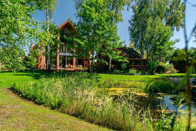 Dom nad stawem – od A8 Architektura