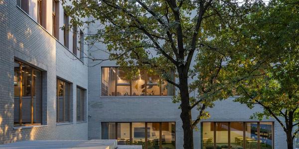 Szkoła podstawowa i przedszkole przy ul. Świderskiej w Warszawie. Bujnowski Architekci