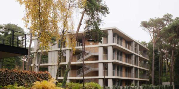 Apartamentowiec w Juracie u zbiegu ulic Świętopełka i Ratibora