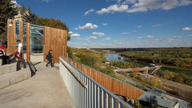 Drewniany most w kanadyjskim Edmonton