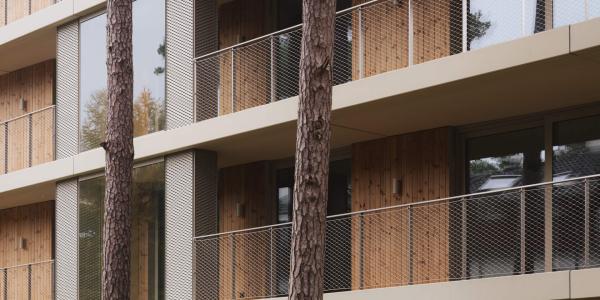 Apartamentowiec w Juracie u zbiegu ulic Świętopełka i Ratibora