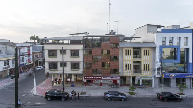 Ciekawa elewacja budynku w Ekwadorze