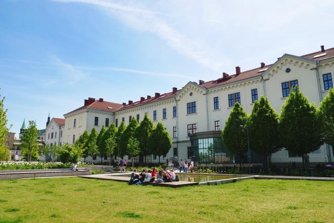 Punkt informacyjny i Zielona Czytelnia Wojewódzkiej Biblioteki Publicznej w Krakowie