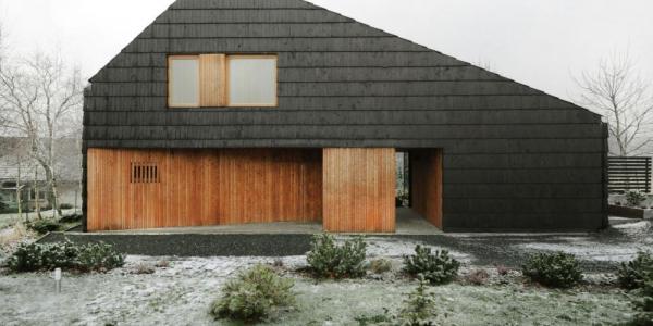 Dom w sąsiedztwie górskiego pasma w Bielsku - Białej, INTERURBAN, Polska Architektura XXL 2019
