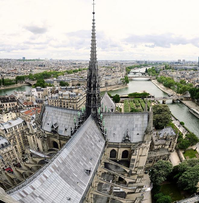 Odbudowa katedry Notre Dame w Paryżu