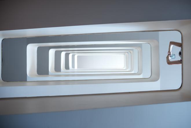Spacer architektoniczny po ikonie gdyńskiego modernizmu